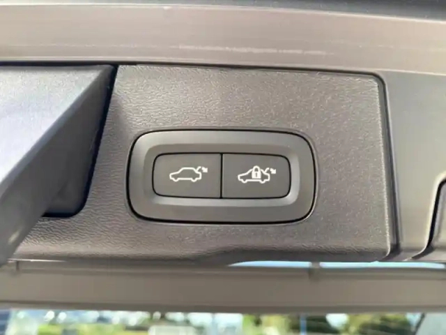 Volvo Xc60 t6 hybride rechargeable 253 + 145ch plus style dark geartronic 8 awd — photo 12
