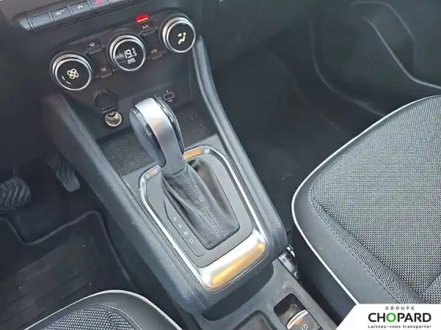 Renault Captur blue dci 115 edc — photo 18