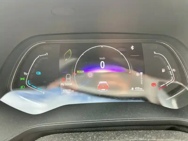 Renault Captur e-tech 145 - 21 — photo 10