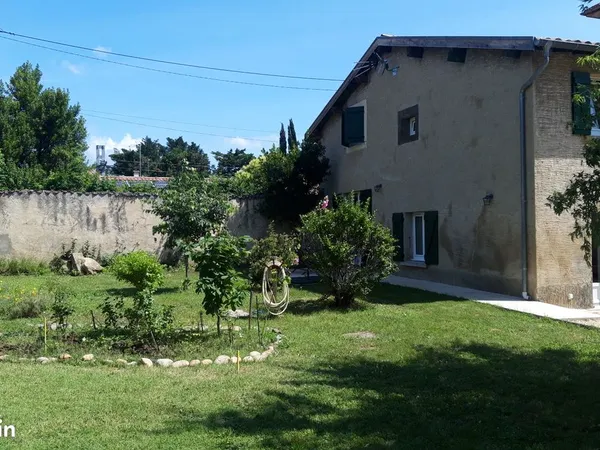Location maison meublee sur jardin calme