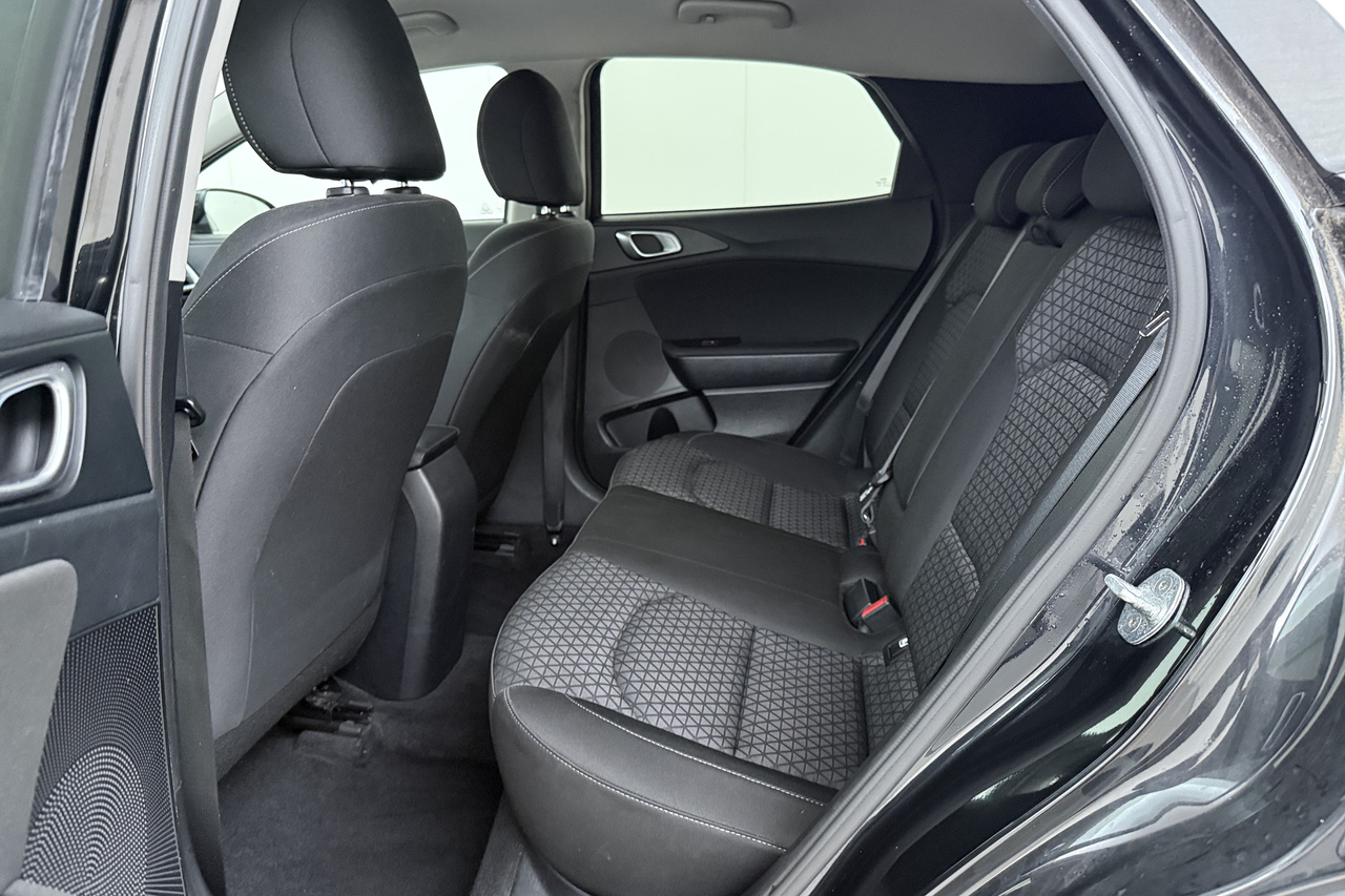Kia Xceed — photo 8