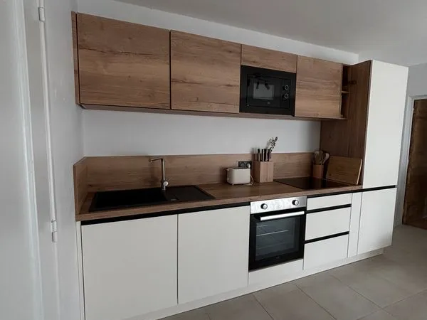 T2 bis 55 m² rénové + cave - pièce professionnelle - Gap