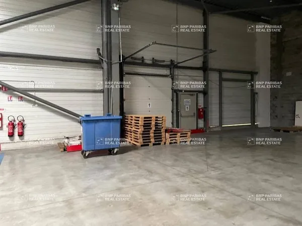 Local d'activité 1568 m²
