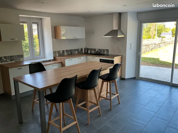 À louer à l année maison en meublée