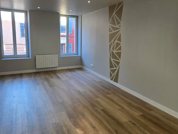 T3 rénové à neuf 72 m² + cave - Roanne centre