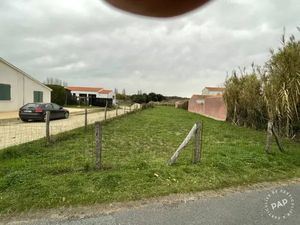 Terrain 700 m²