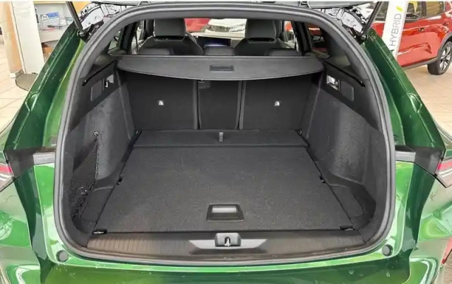 Opel Astra sports tourer 1.2 turbo hybride 145 ch automatique — photo 18