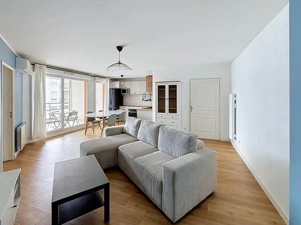T3 70m² en très bon état, dans une copropriété récente de standing, balcon, garage - Clinique privé 