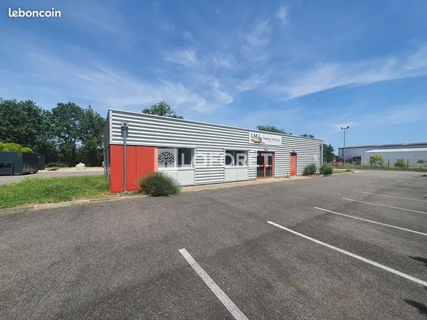 Local 135 m² VILLEMATIER