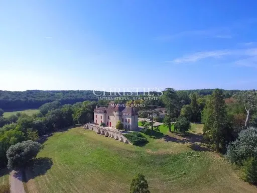 Château 13 pièces 600 m²
