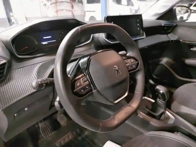 Peugeot 208 puretech 75 s&amp;s bvm5 — photo 19