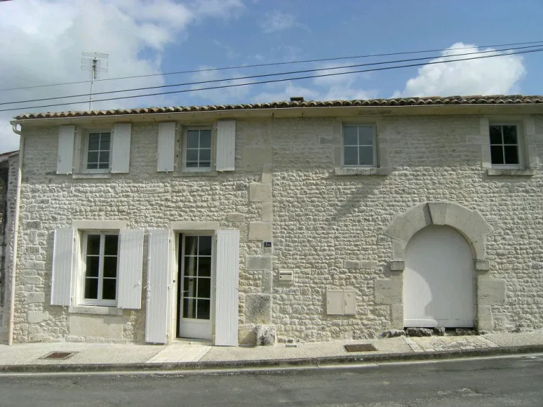 Photo 1