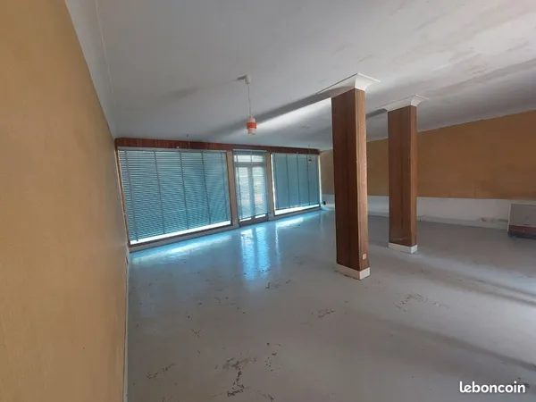 Local d’activité et entrepôt Location Annoire 70m² 200€