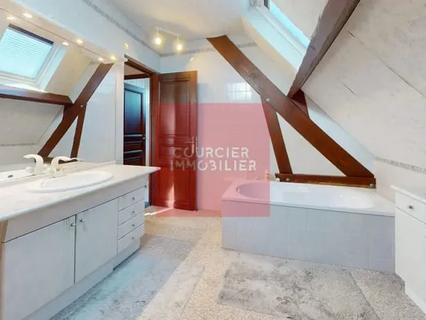 LE MESNIL SAINT DENIS (78) A VENDRE MAISON DE 132 M²