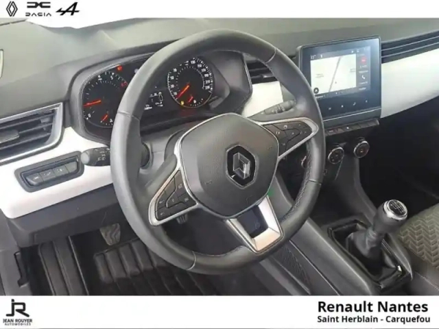 Renault Clio 1.0 tce 90ch evolution — photo 8