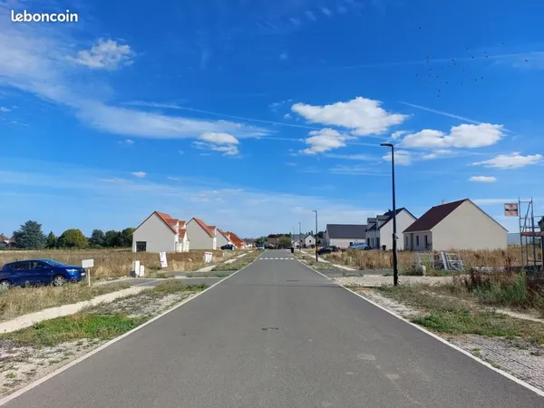 Terrain 701 m² Pierres