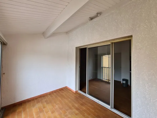 Appartement F1 avec loggia aux Cyprines