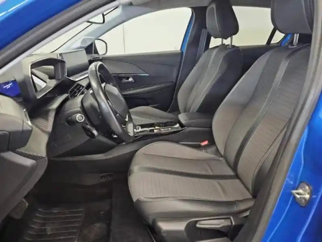 Peugeot 208 e- 136ch active — photo 3