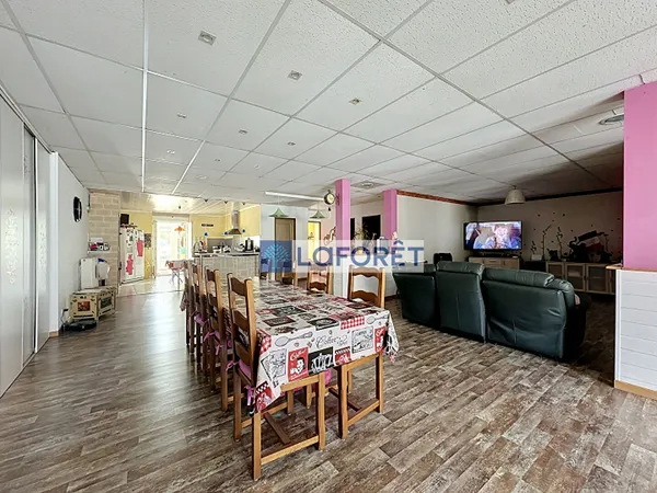 Maison 15 pièces 319 m²