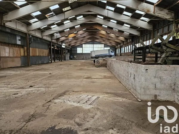 Local 1 pièce 2000 m²