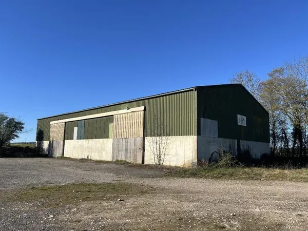 Local d’activité et entrepôt Vente Trun  500m² 109000€