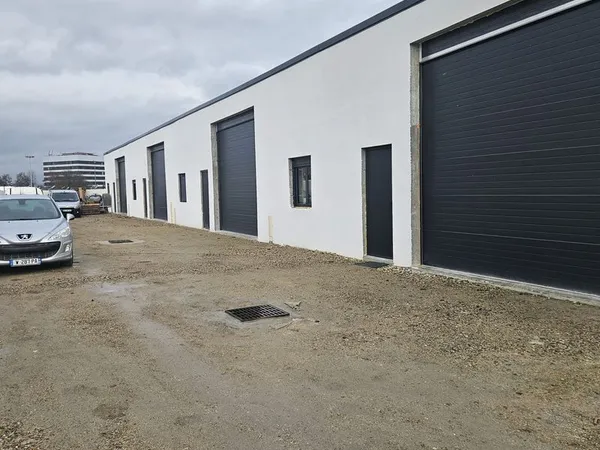 Local commercial de 160 m² à louer
