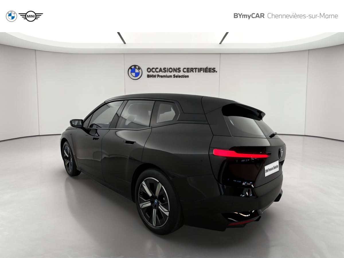 BMW iX xDrive40 326ch — photo 3