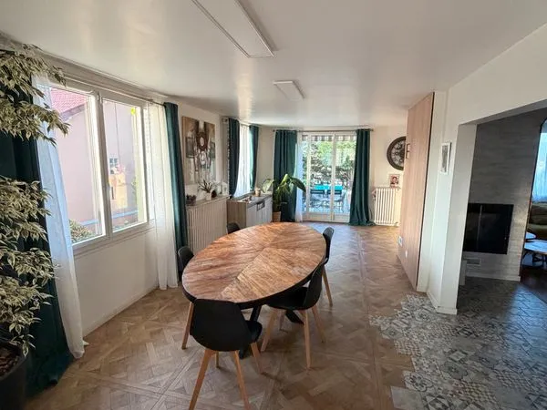 Maison individuelle sans mitoyenneté - 4 chambres - Environ 140 m² aménagés