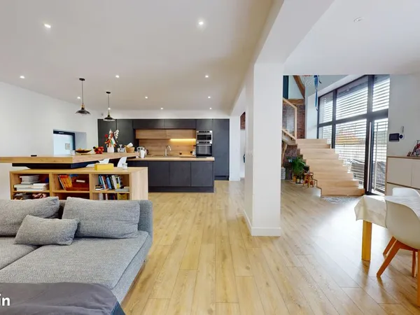 Maison 7 pièces 257 m²