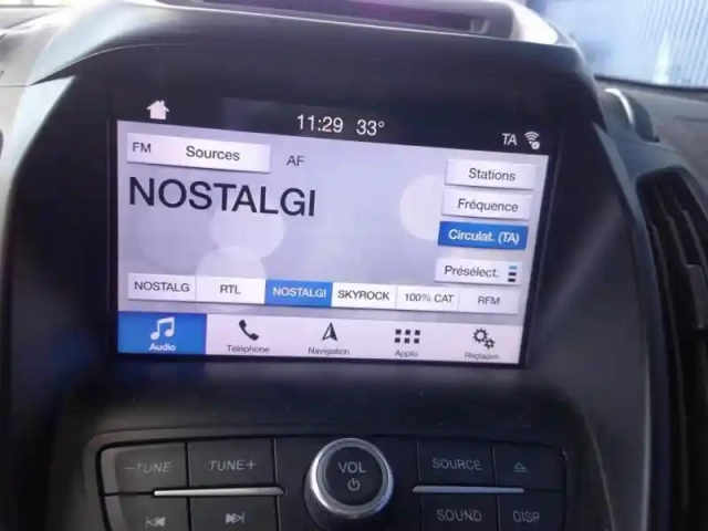 Ford Kuga 1.5 flexifuel-e85 150ch stop&amp;start vignale 4x2 bva euro6.2 — photo 9