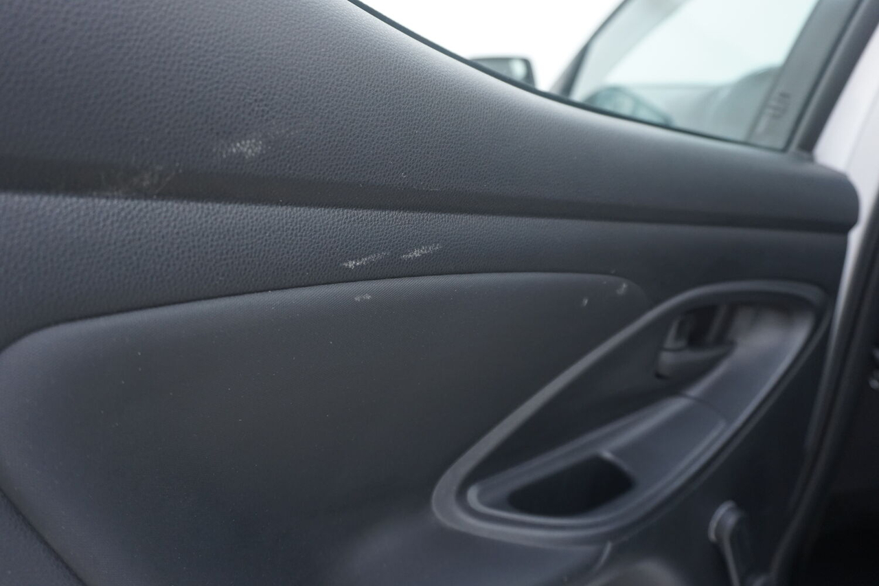 Toyota Yaris 4 — photo 11