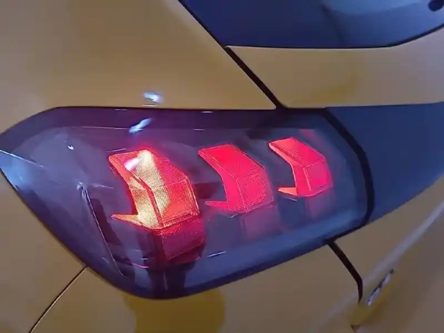 Peugeot 208 puretech 75 s&amp;s bvm5 — photo 72