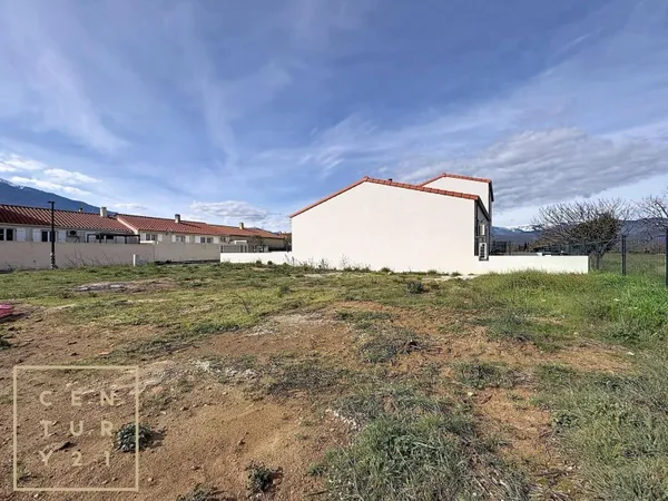 Terrain constructible viabilisé ? Vue Canigou ? Lo