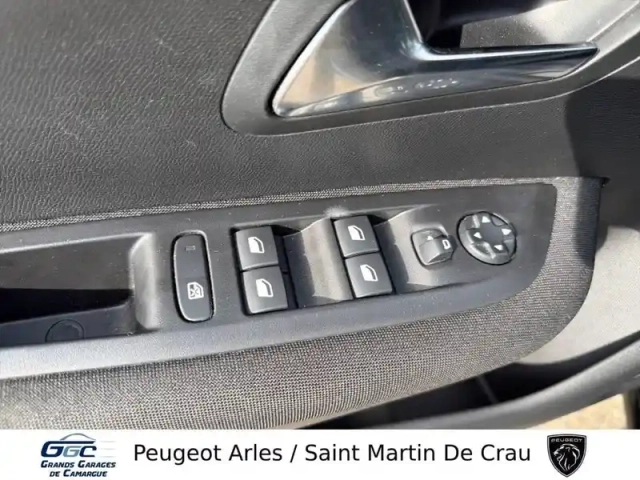 Peugeot 208 puretech 100 s&amp;s bvm6 — photo 12