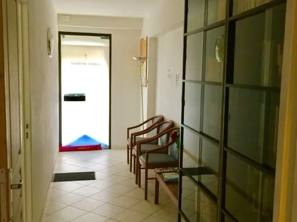 Local professionnel en co-location