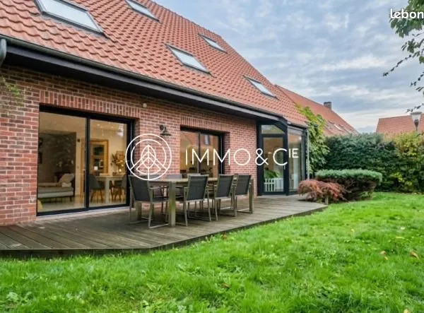 Maison 8 pièces 230 m²