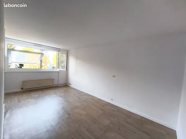 Appartement 1 pièce 26m² étage 3/5