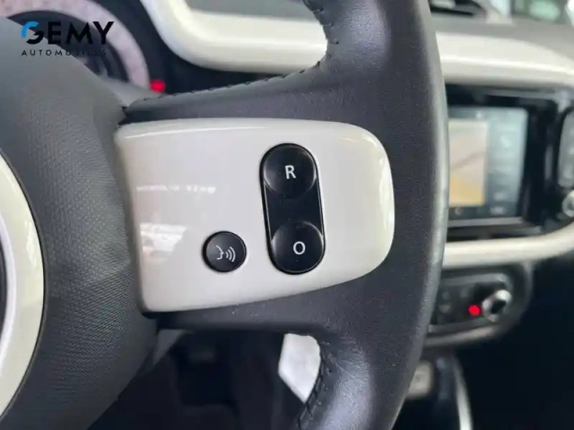 Renault Twingo iii e-tech — photo 17