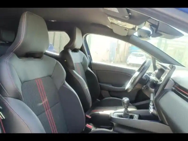 Renault Clio 1.3 tce 140ch rs line -21n — photo 10