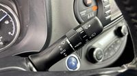 Toyota Yaris 100h France Business 5p MY19 — photo 26
