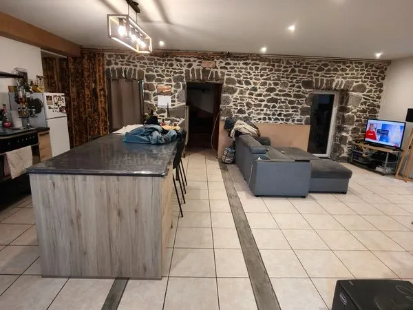 Maison. 4 pièces