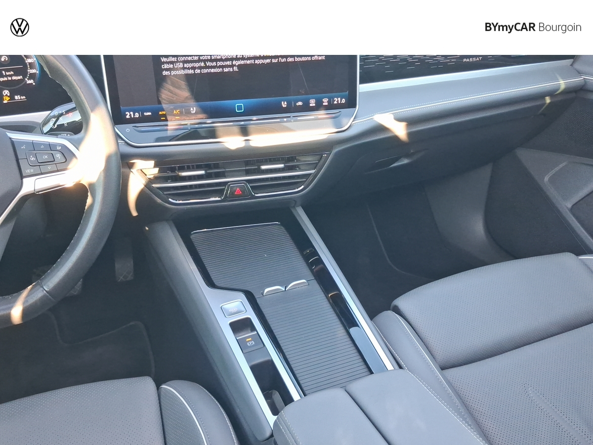 Volkswagen Passat 1.5 eTSI OPF 150 DSG7 — photo 17