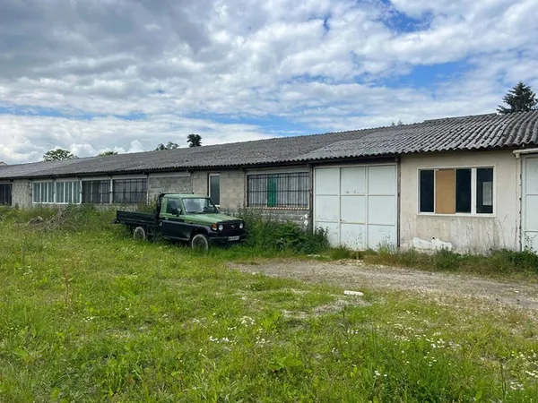 Entrepôt 88 m²