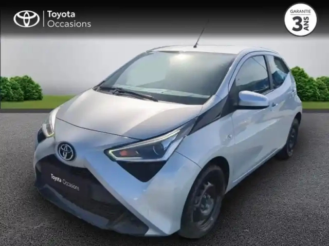 Toyota Aygo 1.0 vvt-i 72ch x-play 5p my20 — photo 1