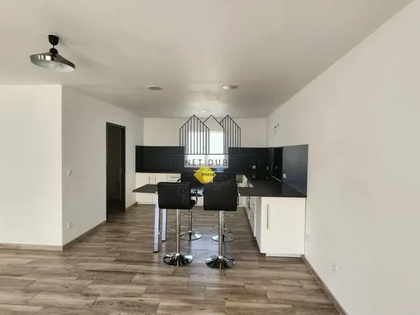 Maison rénovée avec 3 chambres, Labarde