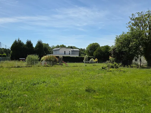LILLEBONNE, TERRAIN A BATIR 600 m2