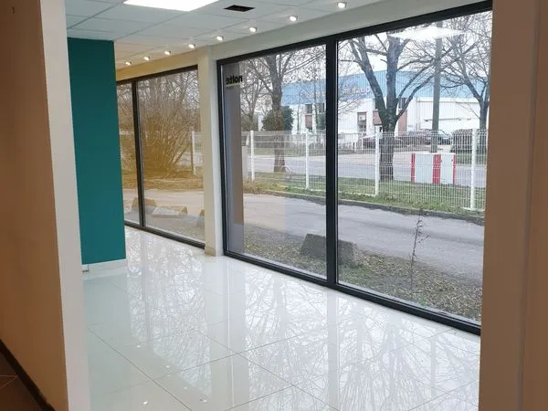 Bureaux / local professionnel - nemours