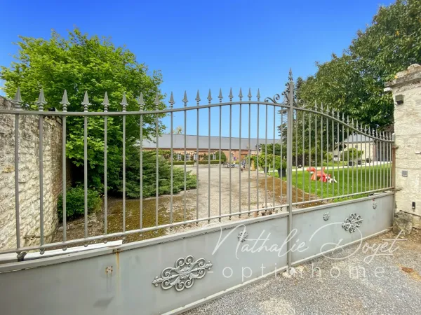 Maison à vendre 12 pièces (02)