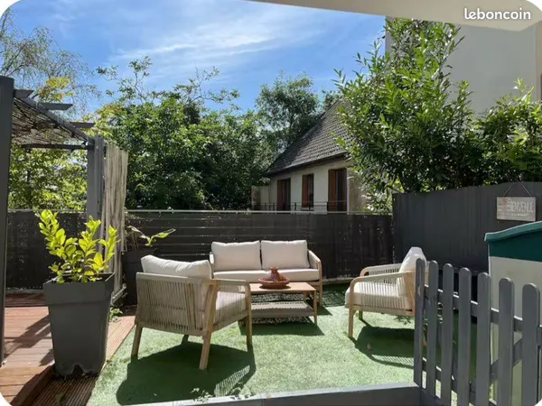 Superbe T3 meublé - Terrasse 28 m² - Parking - Métro 11 -
