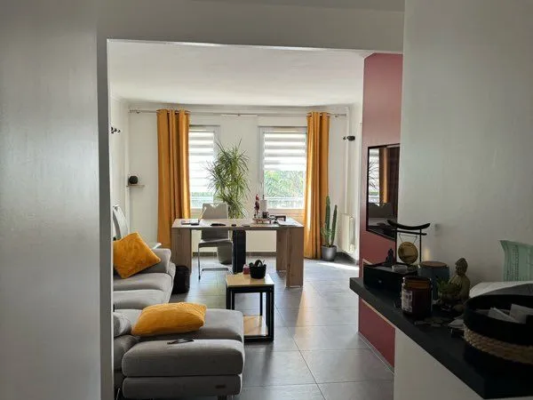 Appartement t3 refait à neuf, grand box / parfait état